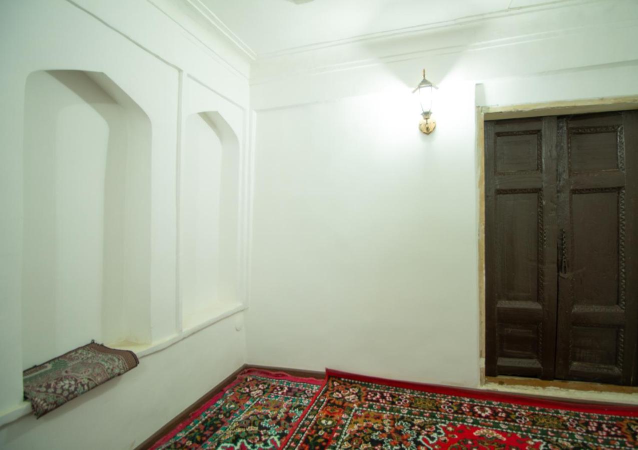 Bukhara Zaringiz Hotel Екстериор снимка