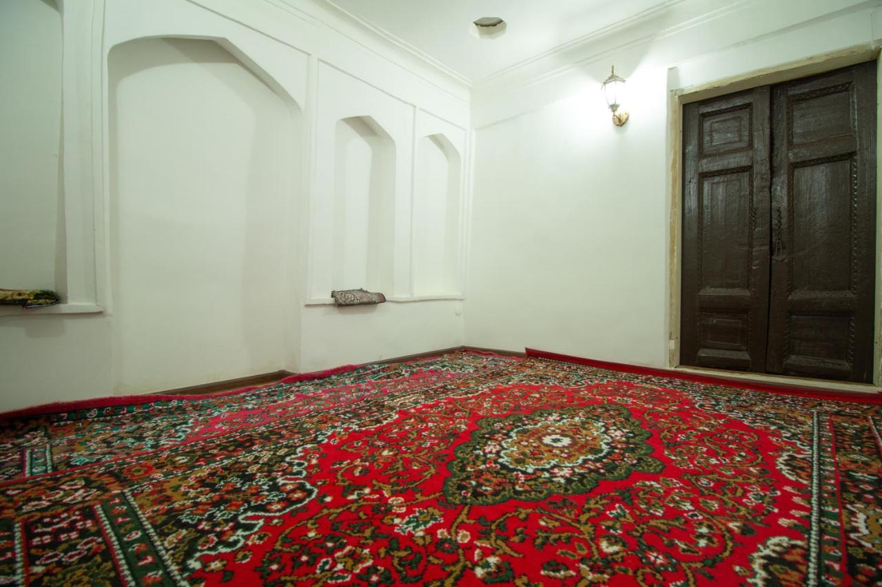 Bukhara Zaringiz Hotel Екстериор снимка